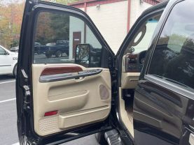2005 FORD F350 SUPER DUTY CREW CAB PICKUP V8, TURBO DSL 6.0L LARIAT PICKUP 4D 8 FT
