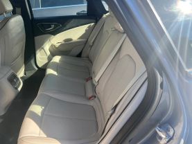 2015 Chrysler 200 - Image 10