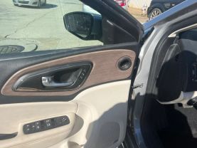 2015 Chrysler 200 - Image 21