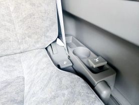 1997 NISSAN ELGRAND SUV VG33E V