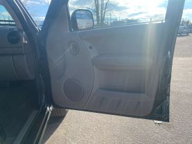 2003 JEEP LIBERTY SUV GREEN AUTOMATIC - Auto Spot