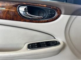 2006 JAGUAR XJ SEDAN V8, 4.2 LITER XJ VANDEN PLAS SEDAN 4D