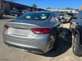 2015 Chrysler 200 - Image 8