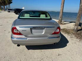 2006 JAGUAR XJ SEDAN V8, 4.2 LITER XJ VANDEN PLAS SEDAN 4D