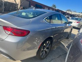 2015 Chrysler 200 - Image 9