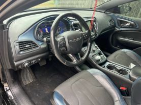 2016 Chrysler 200 - Image 12