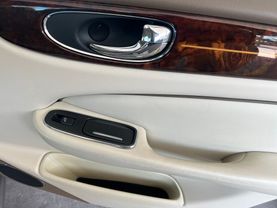 2006 JAGUAR XJ SEDAN V8, 4.2 LITER XJ VANDEN PLAS SEDAN 4D