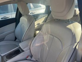 2015 Chrysler 200 - Image 20