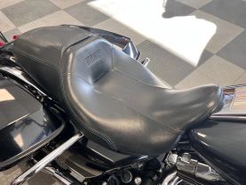 2013 HARLEY DAVIDSON ROAD KING MOTORCYCLE - -