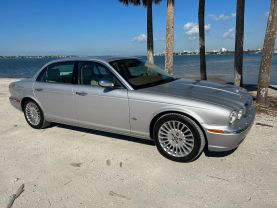 2006 JAGUAR XJ SEDAN V8, 4.2 LITER XJ VANDEN PLAS SEDAN 4D