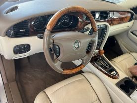 2006 JAGUAR XJ SEDAN V8, 4.2 LITER XJ VANDEN PLAS SEDAN 4D