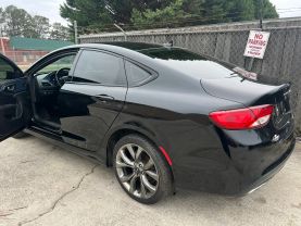 2016 Chrysler 200 - Image 7
