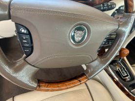 2006 JAGUAR XJ SEDAN V8, 4.2 LITER XJ VANDEN PLAS SEDAN 4D
