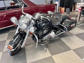 2013 HARLEY DAVIDSON ROAD KING MOTORCYCLE - -