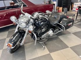 2013 HARLEY DAVIDSON ROAD KING MOTORCYCLE - -