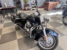2013 HARLEY DAVIDSON ROAD KING MOTORCYCLE - -