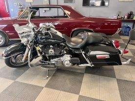 2013 HARLEY DAVIDSON ROAD KING MOTORCYCLE - -