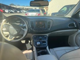 2015 Chrysler 200 - Image 12