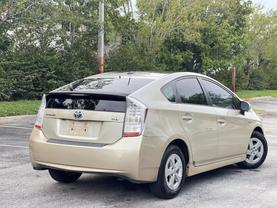 2013 TOYOTA PRIUS V WAGON - AUTOMATIC - Citywide Auto Group LLC