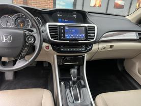 2017 Honda Accord - Image 17