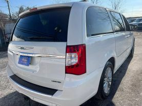 2013 CHRYSLER TOWN & COUNTRY PASSENGER WHITE AUTOMATIC - Auto Spot