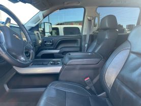 2015 CHEVROLET SILVERADO 3500 HD CREW CAB PICKUP V8, TURBO DSL, 6.6L LTZ PICKUP 4D 6 1/2 FT