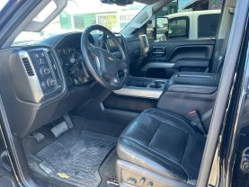 2015 CHEVROLET SILVERADO 3500 HD CREW CAB PICKUP V8, TURBO DSL, 6.6L LTZ PICKUP 4D 6 1/2 FT