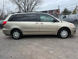 2007 TOYOTA SIENNA PASSENGER GOLD AUTOMATIC - Auto Spot