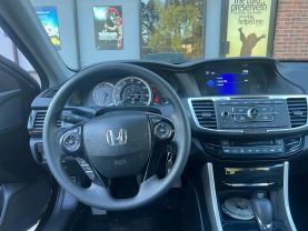 2017 Honda Accord - Image 14