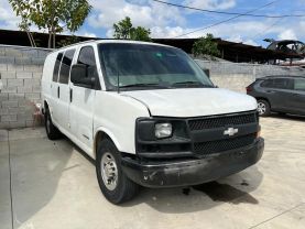 2005 Chevrolet Express 2500 Cargo - Image 2