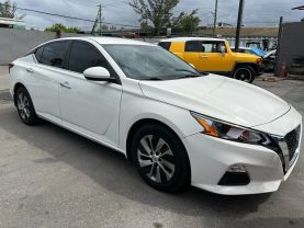 2019 Nissan Altima - Image 2