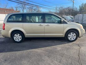 2010 DODGE GRAND CARAVAN PASSENGER PASSENGER GOLD AUTOMATIC - Auto Spot