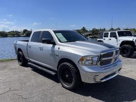 2018 RAM 1500 CREW CAB PICKUP BRIGHT SILVER METALLIC CLEARCOAT AUTOMATIC - Tropical Auto Sales