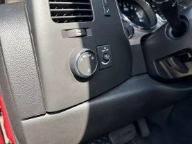 2013 CHEVROLET SILVERADO 1500 CREW CAB PICKUP V8, FLEX FUEL, 5.3 LITER LT PICKUP 4D 5 3/4 FT