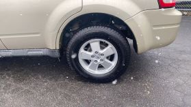 2010 FORD ESCAPE SUV GOLD AUTOMATIC - Auto Spot