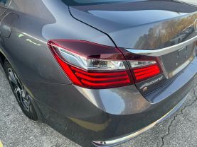 2017 Honda Accord - Image 24