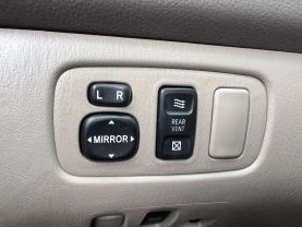 2007 TOYOTA SIENNA PASSENGER GOLD AUTOMATIC - Auto Spot