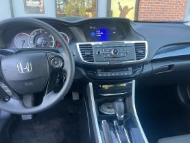 2017 Honda Accord - Image 15