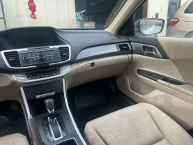 2015 Honda Accord - Image 13