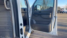 2013 NISSAN NV2500 HD CARGO CARGO WHITE AUTOMATIC - Auto Spot