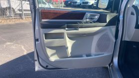2010 CHRYSLER TOWN & COUNTRY PASSENGER SILVER AUTOMATIC - Auto Spot