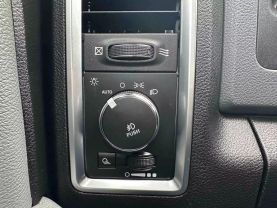 2016 RAM 1500 QUAD CAB PICKUP SILVER AUTOMATIC - Auto Spot