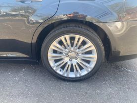 2011 CHRYSLER 300 SEDAN BLACK AUTOMATIC - Auto Spot