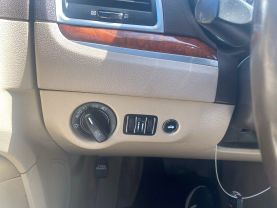 2011 CHRYSLER 300 SEDAN BLACK AUTOMATIC - Auto Spot