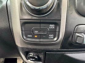 2016 RAM 1500 CREW CAB PICKUP RED AUTOMATIC - Auto Spot