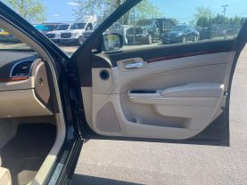2011 CHRYSLER 300 SEDAN BLACK AUTOMATIC - Auto Spot