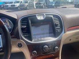 2011 CHRYSLER 300 SEDAN BLACK AUTOMATIC - Auto Spot