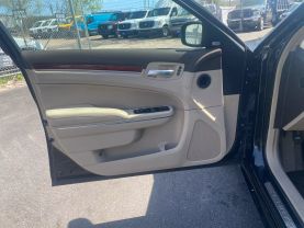 2011 CHRYSLER 300 SEDAN BLACK AUTOMATIC - Auto Spot