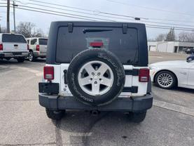 2012 Jeep Wrangler - Image 4