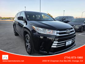 2017 Toyota Highlander - Image 1